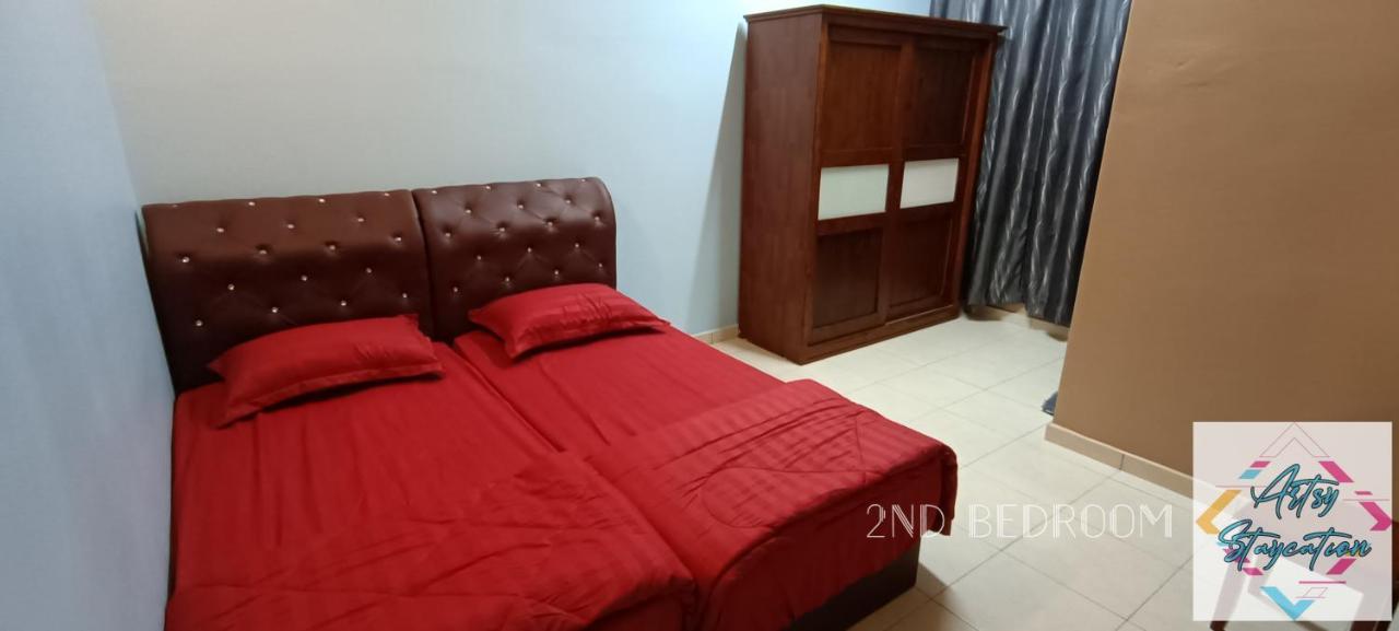Artsy Staycation Malacca Bagian luar foto