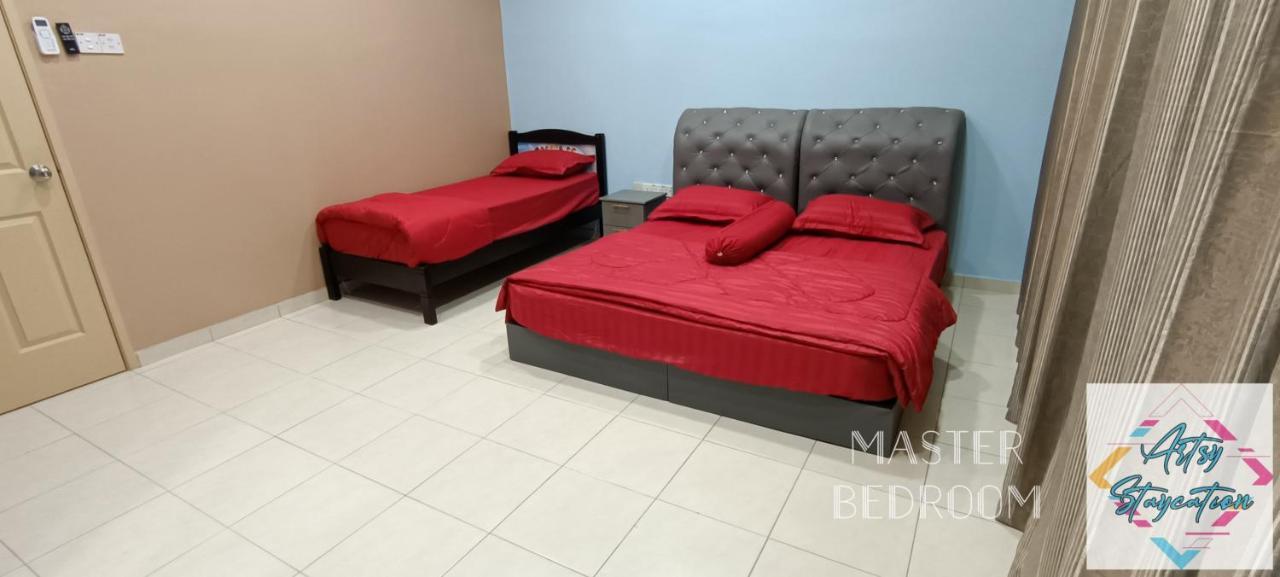 Artsy Staycation Malacca Bagian luar foto